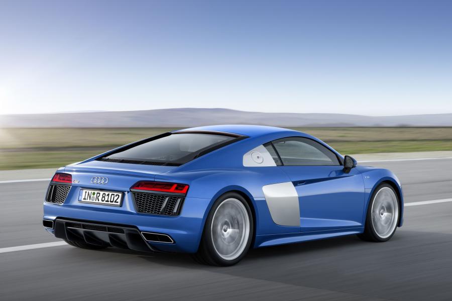  Audi R8 V10 2015 года  (WW) (фото 6 из 21)